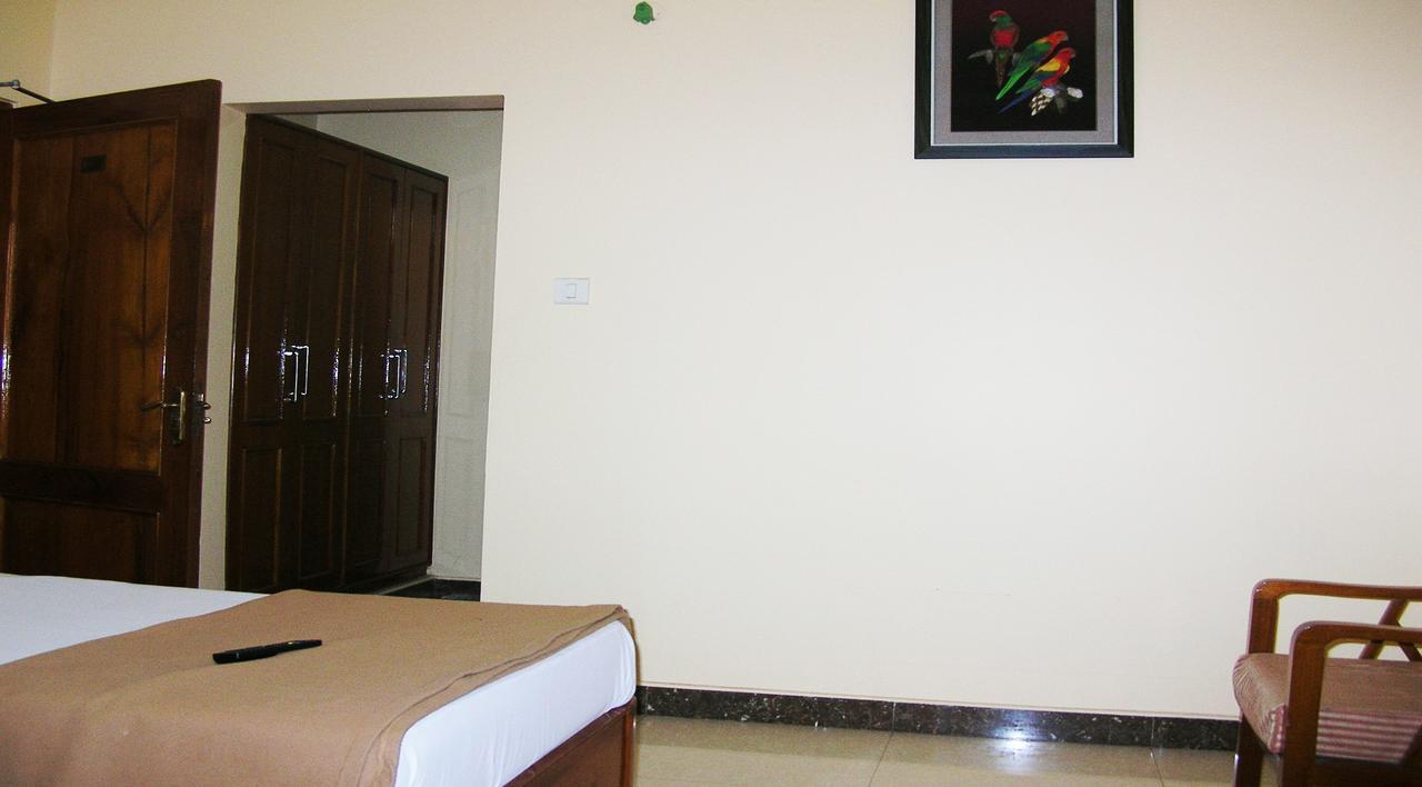 Athidhi Residency Hotel Tirupati Exterior photo